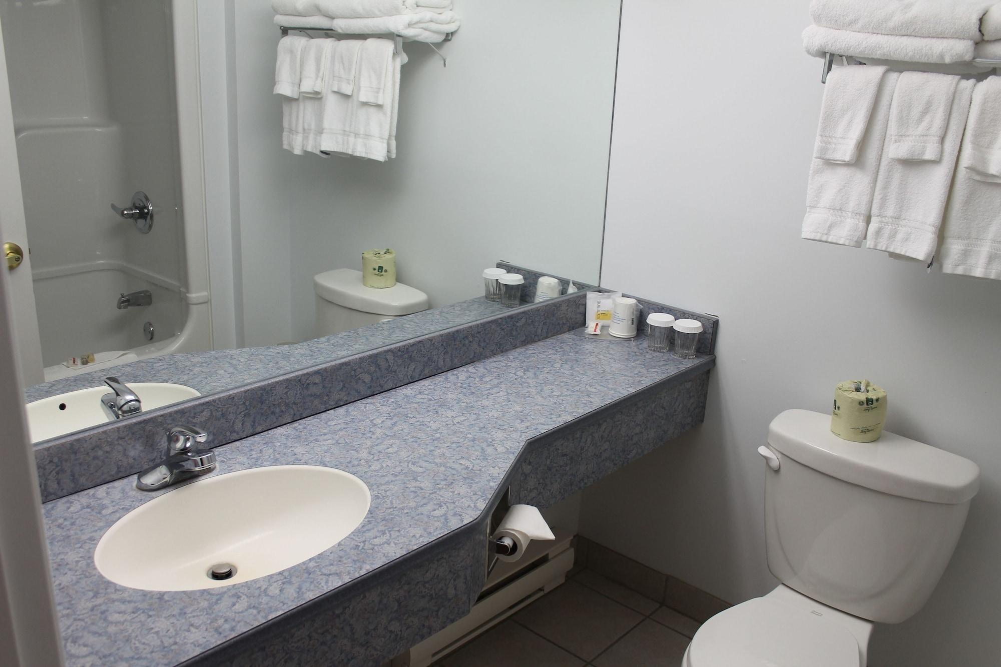 Days Inn By Wyndham Edmundston Εξωτερικό φωτογραφία
