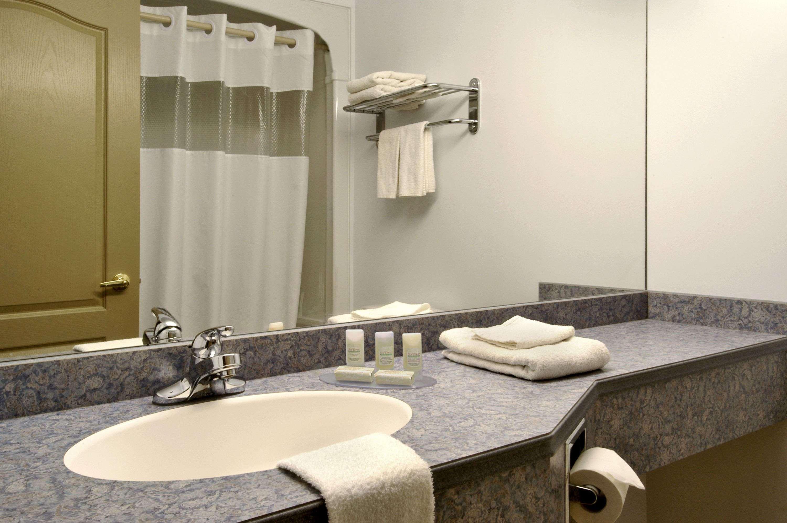 Days Inn By Wyndham Edmundston Δωμάτιο φωτογραφία