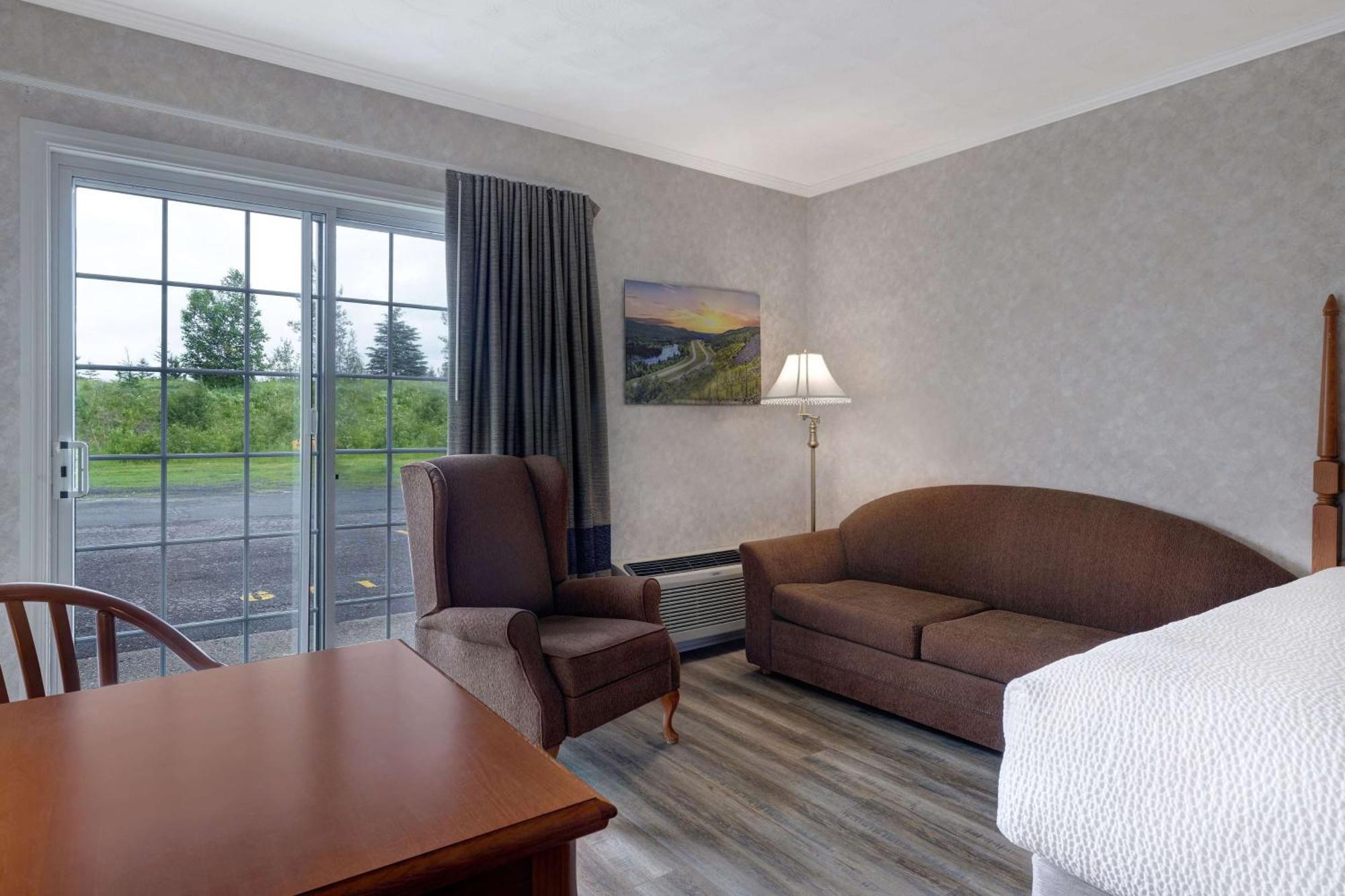 Days Inn By Wyndham Edmundston Εξωτερικό φωτογραφία