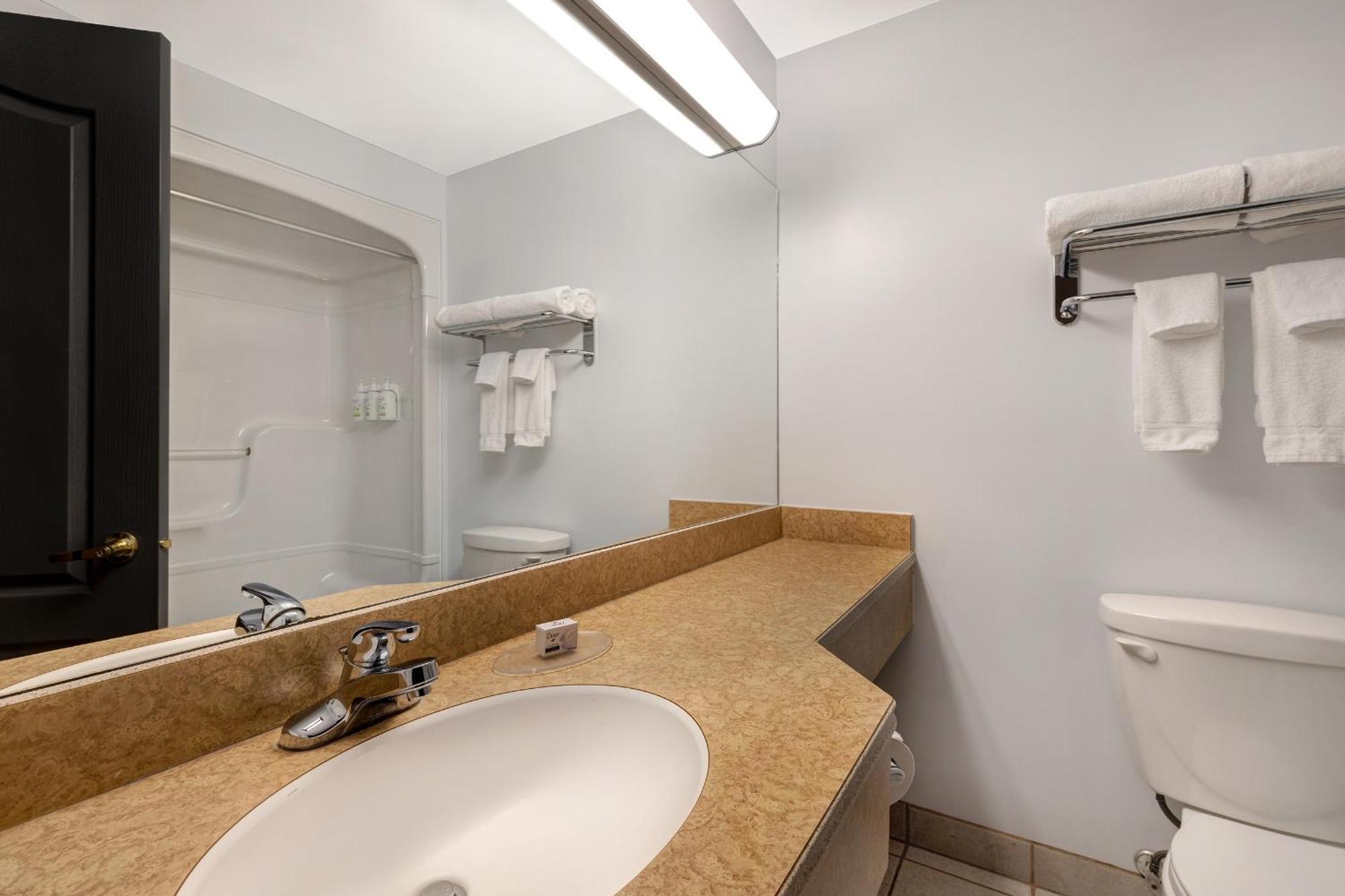Days Inn By Wyndham Edmundston Εξωτερικό φωτογραφία