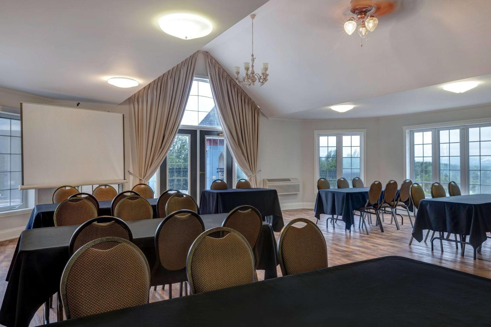 Days Inn By Wyndham Edmundston Εξωτερικό φωτογραφία