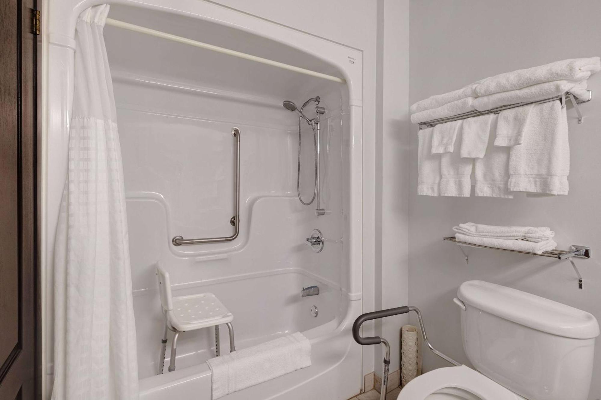 Days Inn By Wyndham Edmundston Εξωτερικό φωτογραφία