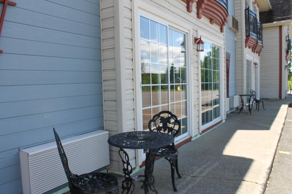 Days Inn By Wyndham Edmundston Εξωτερικό φωτογραφία