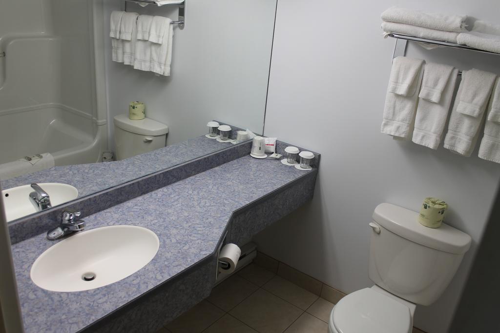 Days Inn By Wyndham Edmundston Εξωτερικό φωτογραφία